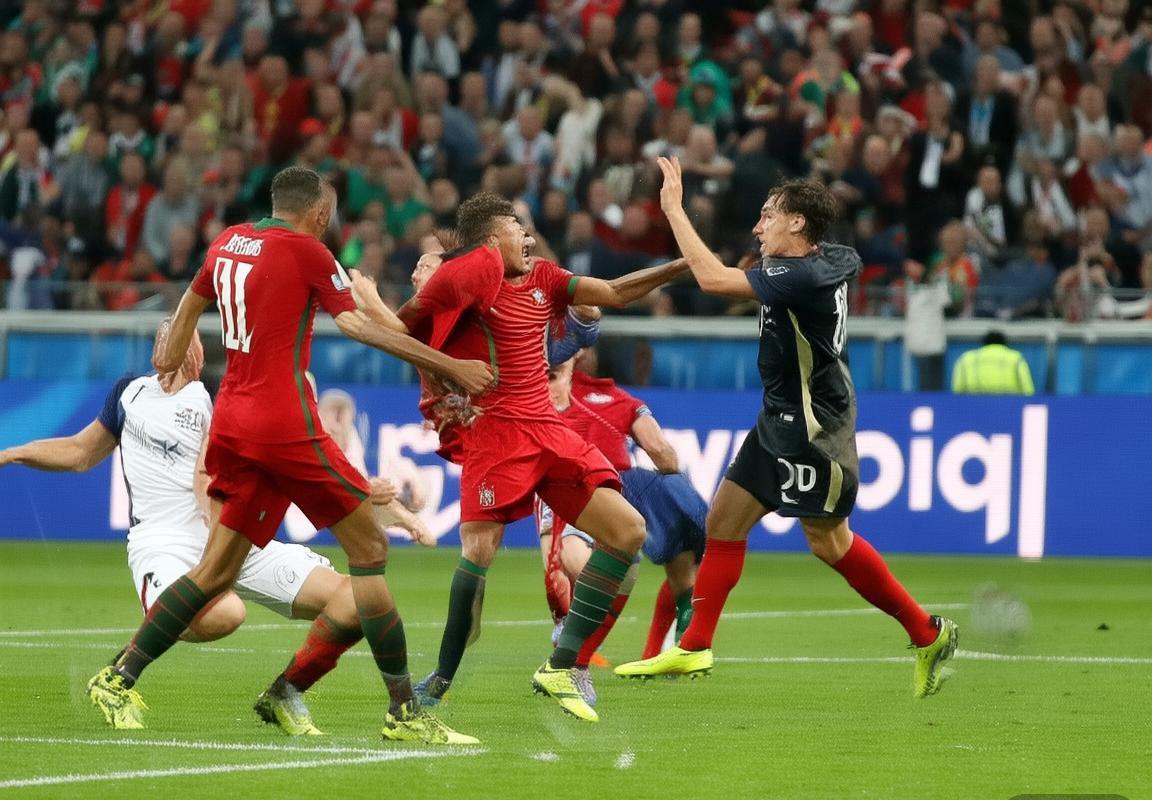 2016欧洲杯决赛：葡萄牙加时绝杀夺冠传奇瞬间(图3)