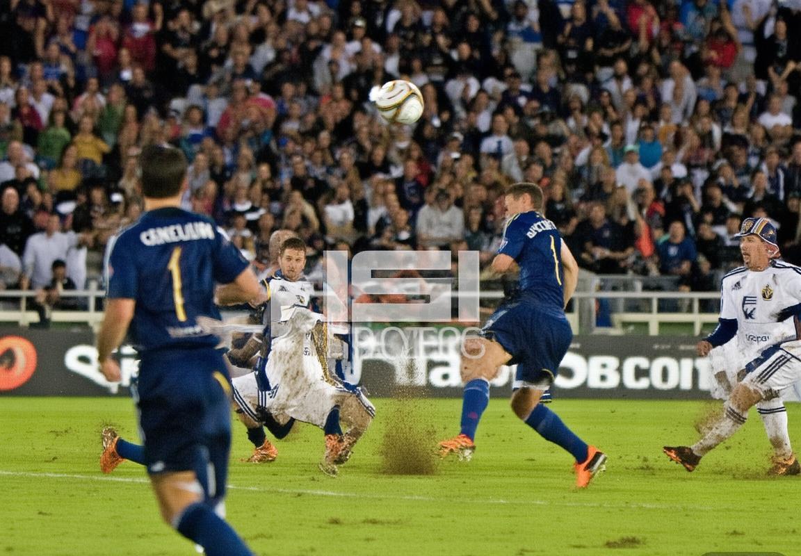 美职联巅峰对决：圣何塞地震VS洛杉矶银河精彩纪实(图3)