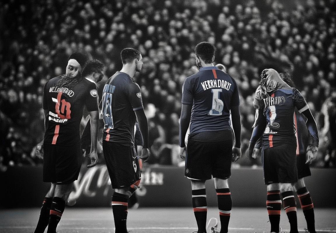 巴黎圣日耳曼 vs 热刺：心理战术与球迷力量的对决解析(图3)